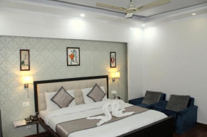 Отель Krishna Residency  Барейлли